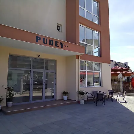 بيت ضيافة Family Pudev ساني بيتش